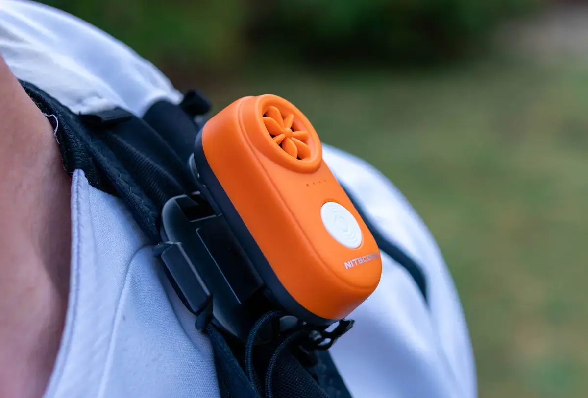 https://platform-demo.fra1.cdn.digitaloceanspaces.com/gbultrarunner/nitecore-nwe10-whistle-running-vest.webp