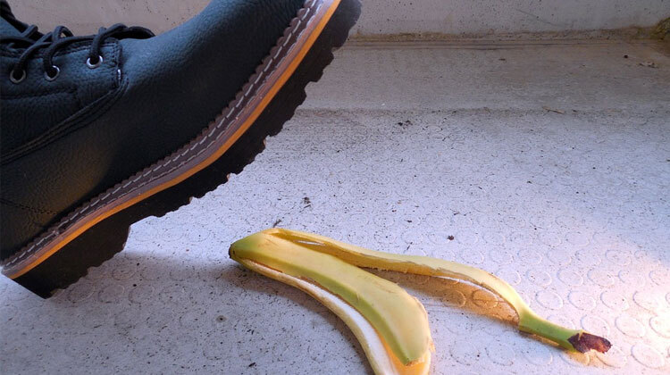 How do I prevent slippery floors: 4 top tips for a safe working environment